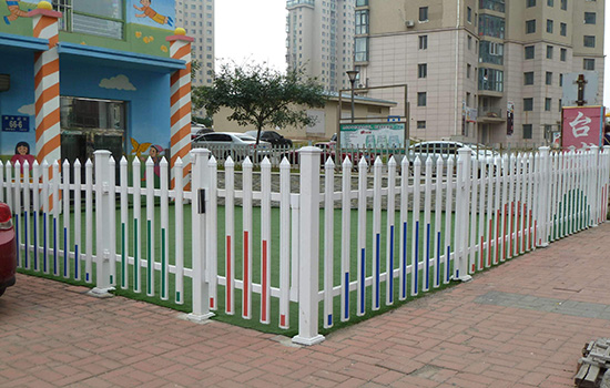 幼兒園<a href=http://www.zglywsc.com target=_blank class=infotextkey>圍欄</a>